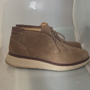 Men's Suede Chukka Boots in Taupe with Cushioned Sole